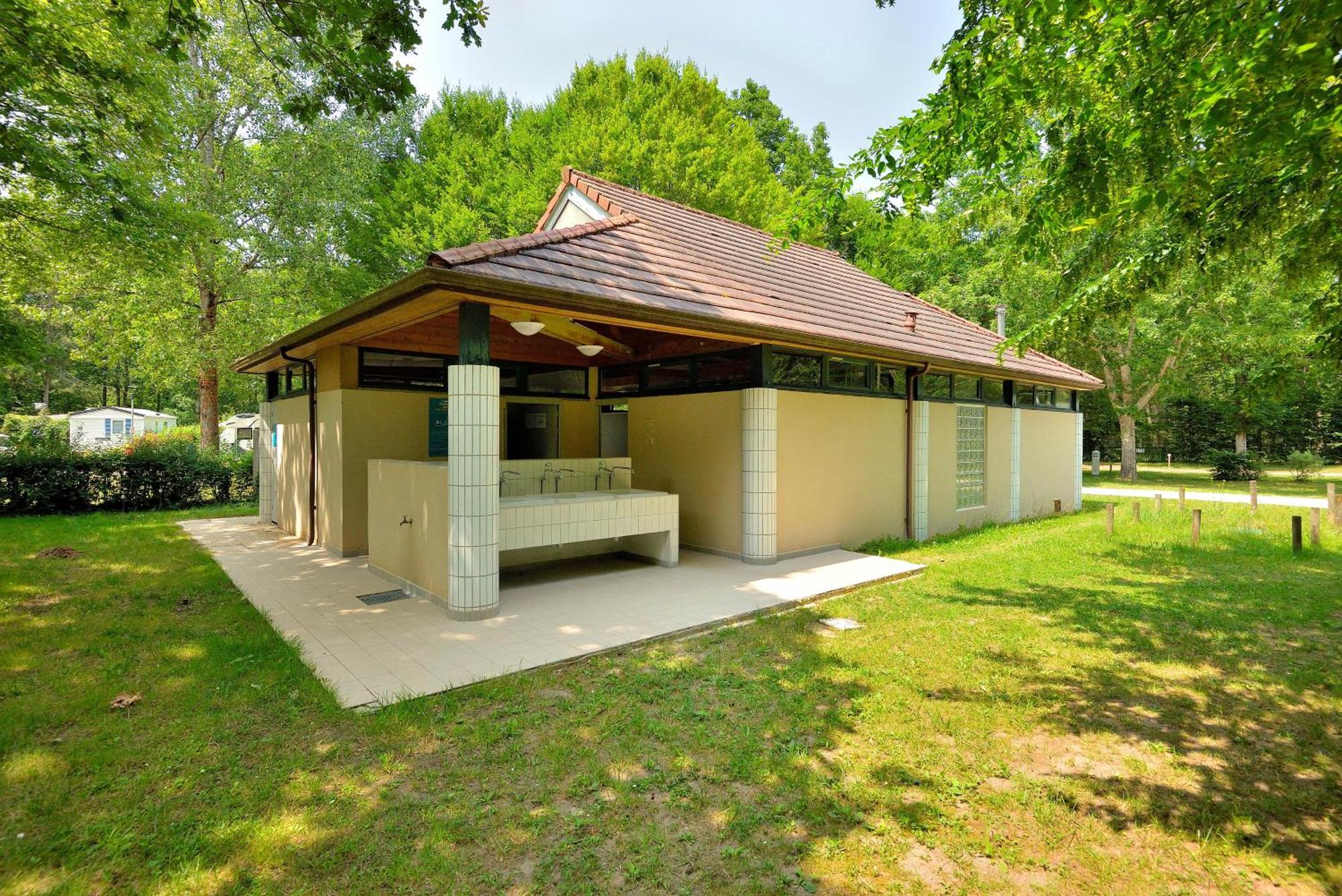 Camping Etang De La Vallee Combreux Zewnętrze zdjęcie