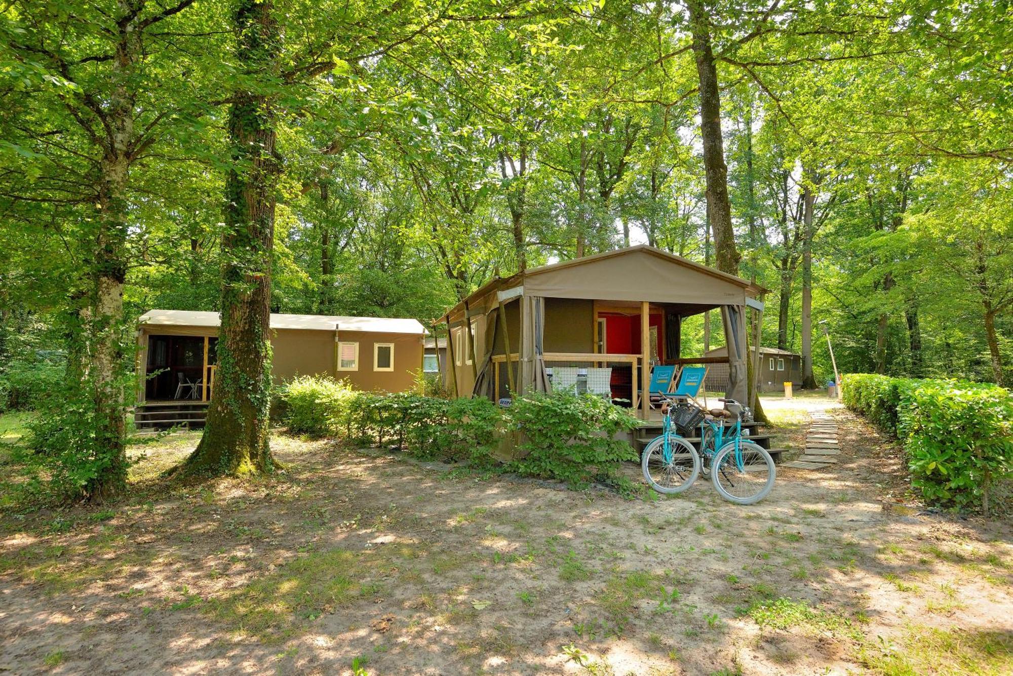 Camping Etang De La Vallee Combreux Zewnętrze zdjęcie